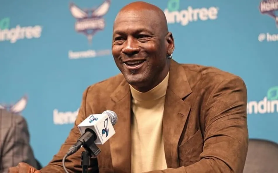 Michael Jordan &eacute; o primeiro esportista a entrar na lista de mais ricos dos  EUA
