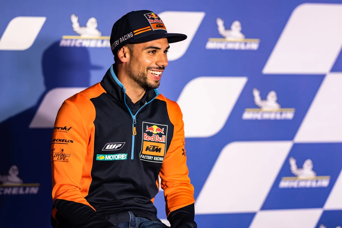 DEBUT FOR MotoGP™ STAR MIGUEL OLIVEIRA IN THE KTM - KTM Sportmotorcycle