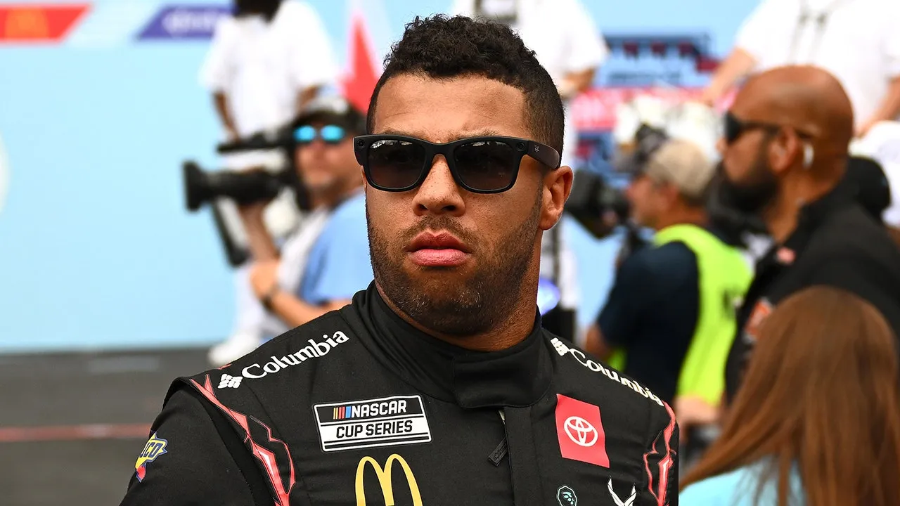 NASCAR phạt Bubba Wallace 50.000 đ&ocirc; la v&igrave; x&ocirc; x&aacute;t sau cuộc đua với Alex  Bowman