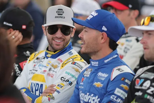 Chase Elliott and Kyle Larson incident has NASCAR announcer in disbeli - Motorsport - Sports - Daily Express US