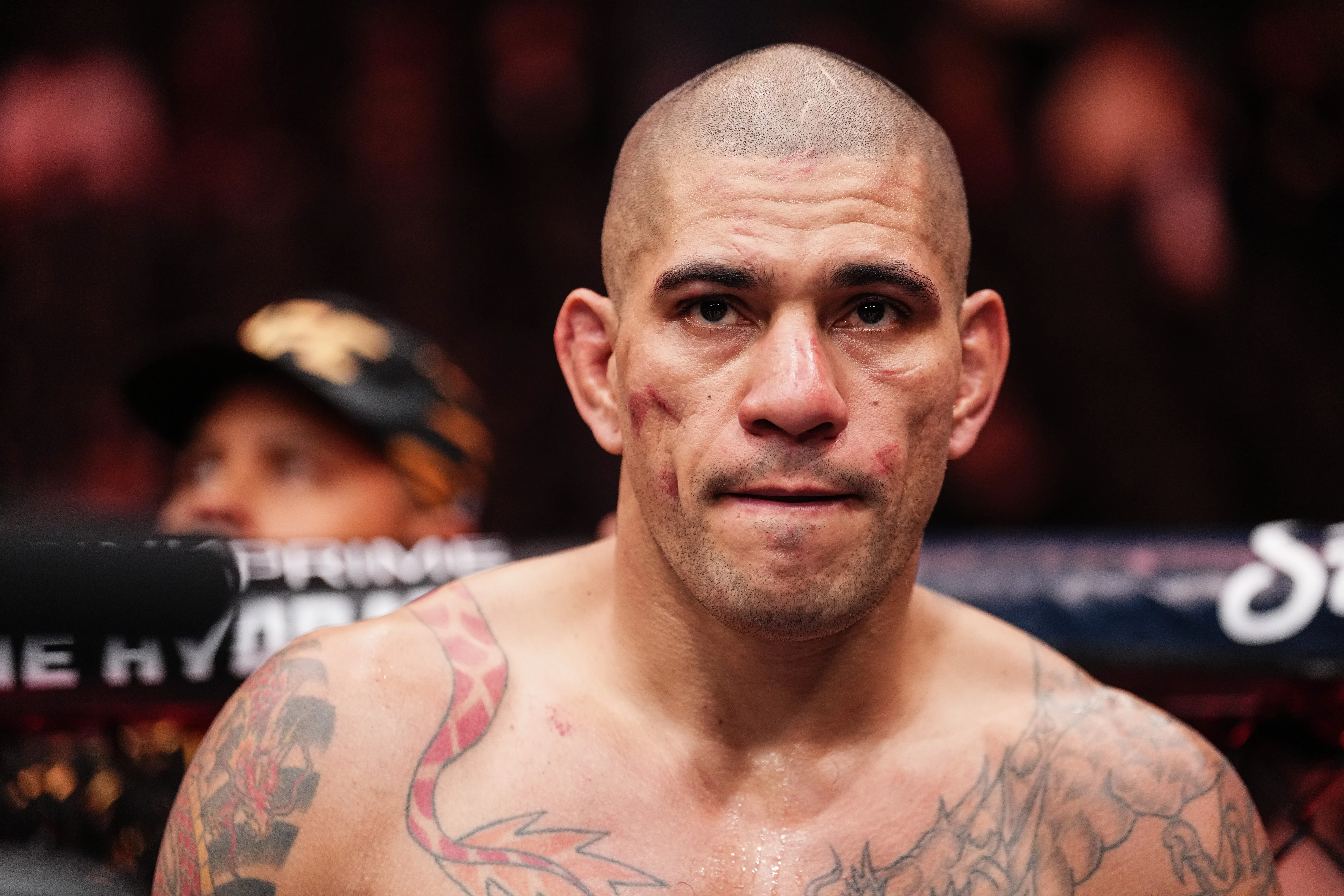 Alex Pereira posts cryptic message over UFC dispute: 'I've already had  thoughts of not fighting anymore' | MMA Fighting