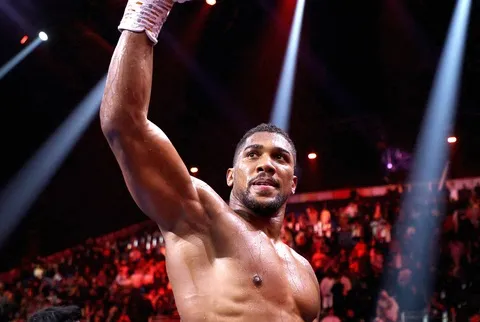 Anthony Joshua kh&ocirc;i phục vị thế - Tuổi Trẻ Online