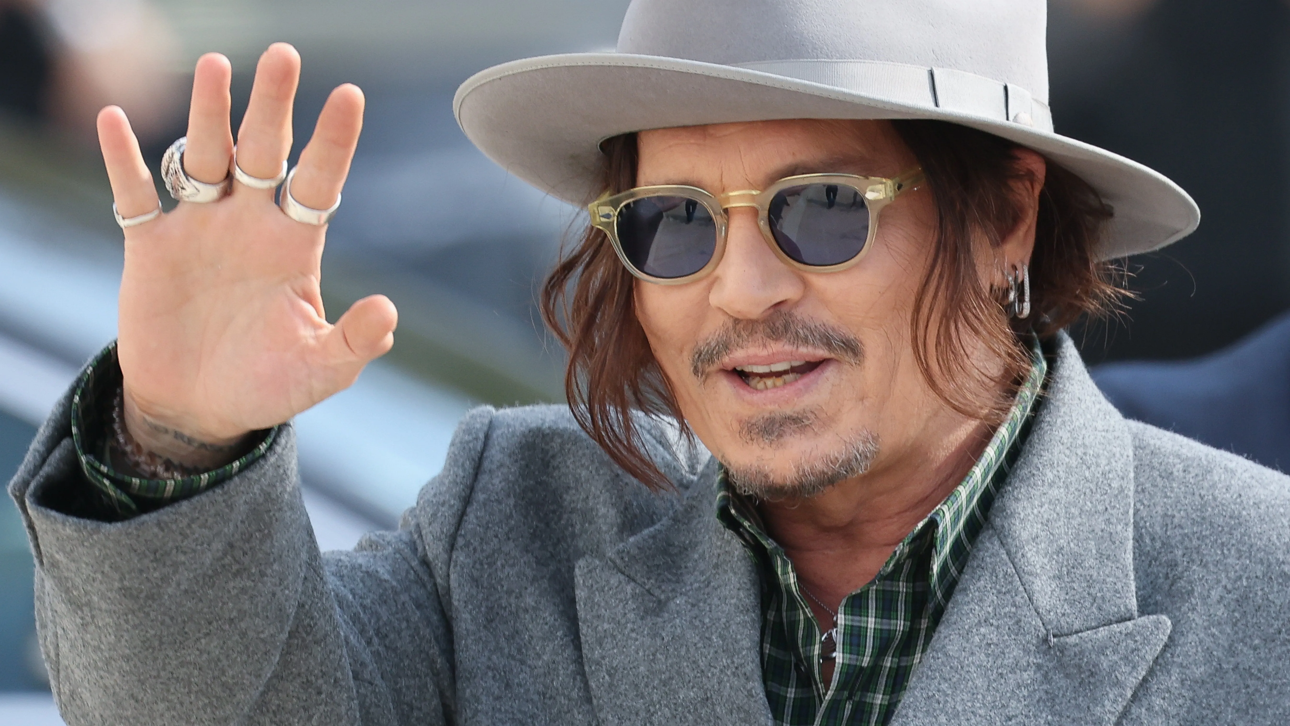 Johnny Depp Looks Set to Play Ebenezer Scrooge in His First Role From a  Major Studio Since 2018's Fantastic Beasts: The Crimes of Grindelwald - IGN