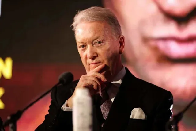 Frank Warren unimpressed by Eddie Hearn vs Dana White boxing talks - Yahoo  Sports