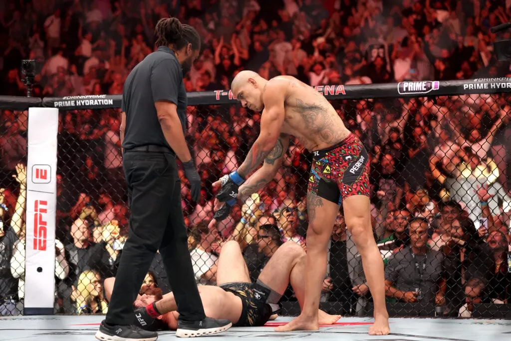Alex Pereira responds to Khamzat Chimaev's shock callout following UFC 320  title win